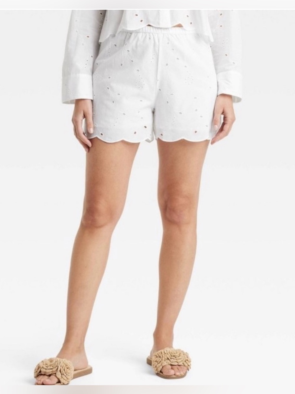 A New Day Women's High-Rise Eyelet Boxer Pull-On White Shorts Size Large NWT